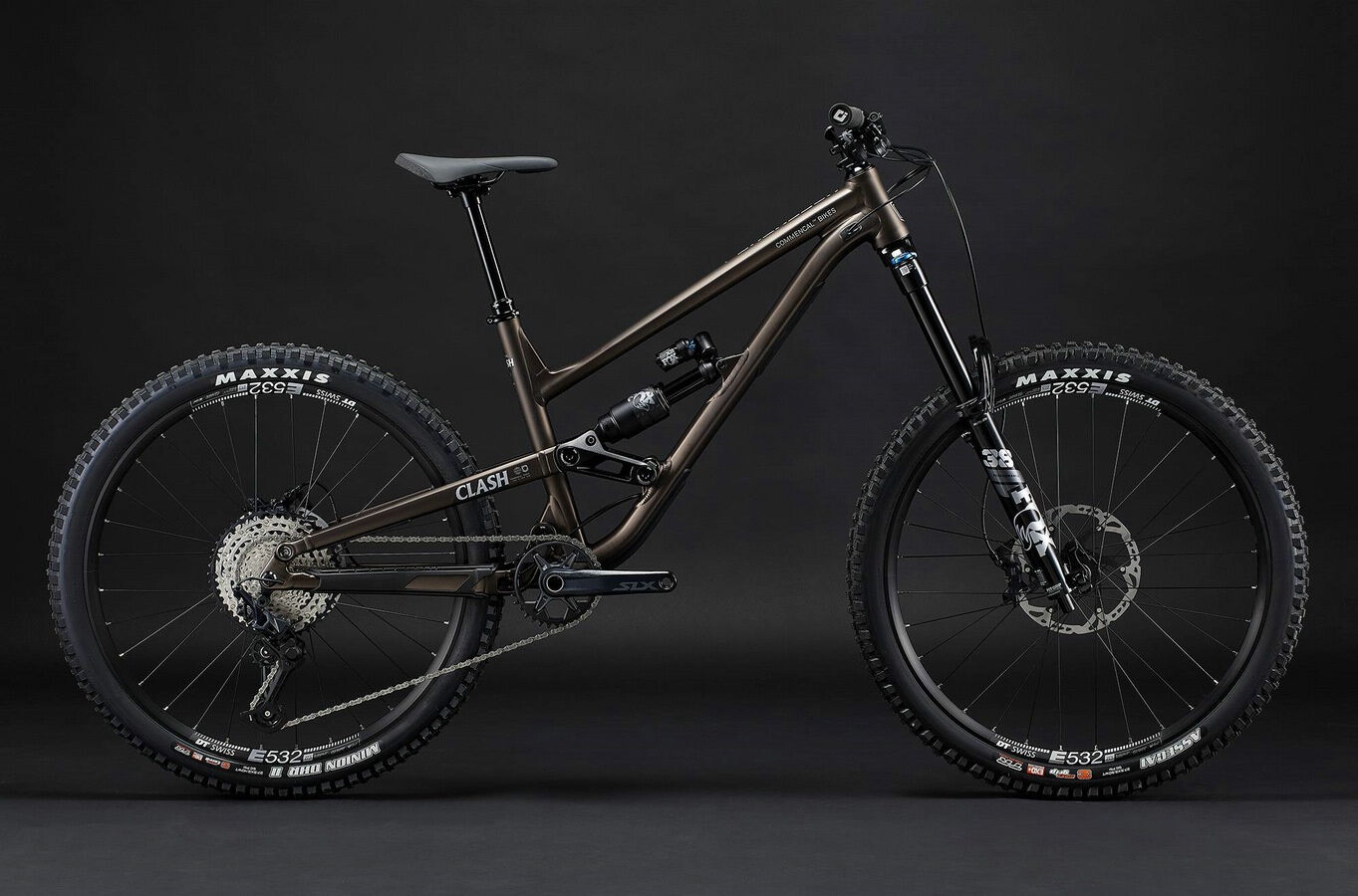 Commencal CLASH ESSENTIAL FROZEN BROWN 2022 27,5" Diamant