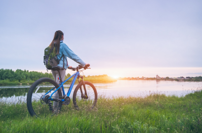 Fahrradfahren am frühen Morgen oder späten Abend